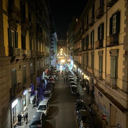 Apartamento La Dimora Dei Borbone Nápoles Exterior foto