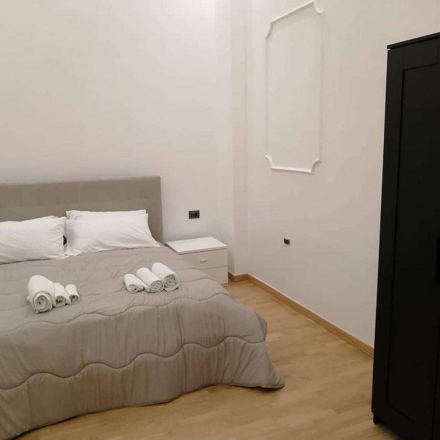 Apartamento La Dimora Dei Borbone Nápoles Exterior foto