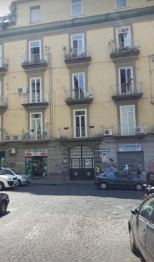 Apartamento La Dimora Dei Borbone Nápoles Exterior foto