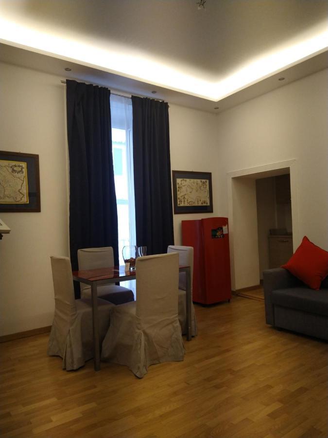 Apartamento La Dimora Dei Borbone Nápoles Exterior foto