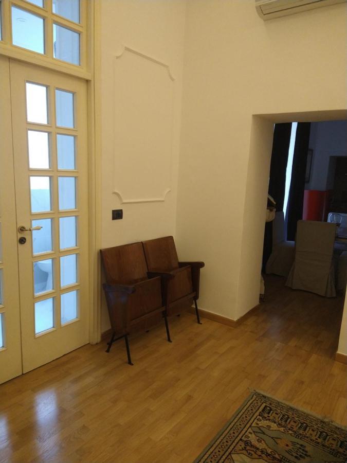 Apartamento La Dimora Dei Borbone Nápoles Exterior foto